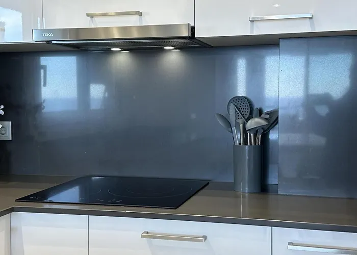 Appartement Lets Holidays Sea Views *